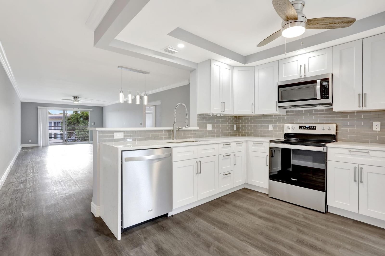 4701 Martinique Drive M4 — photo 8