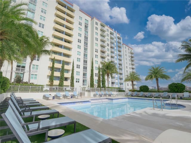 3000 Coral Way 815, Miami, FL 33145