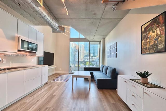 690 SW 1st Court 1006, Miami, FL 33130