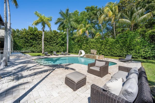 31 Island Drive, Key Biscayne, FL 33149