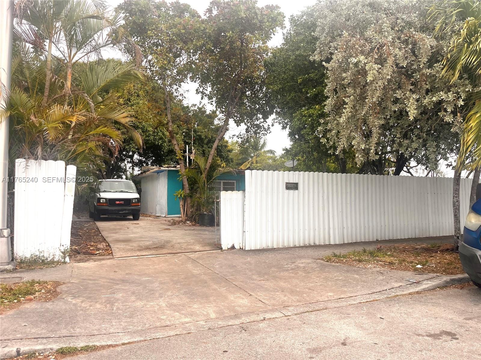 671 E 17th Street, Hialeah, FL 33010