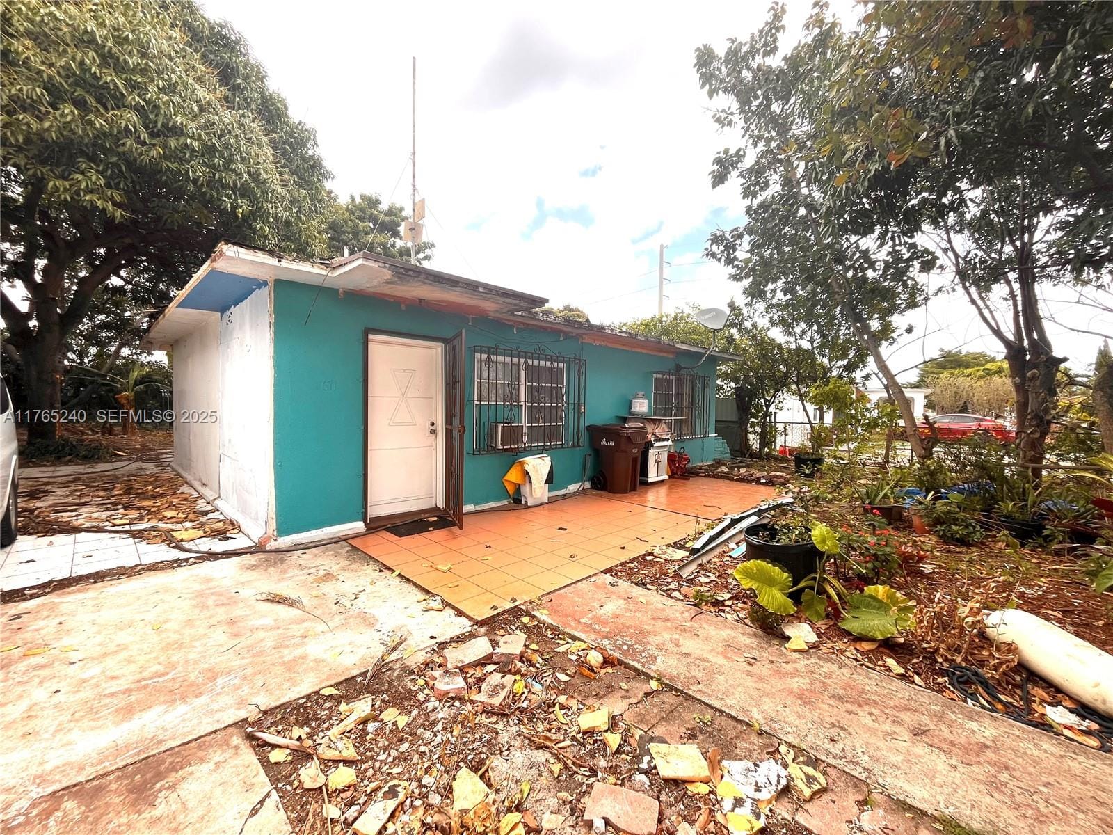671 E 17th Street, Hialeah, FL 33010 photo 2