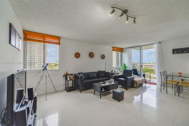 800 N Miami Avenue E-809, Miami, FL 33136