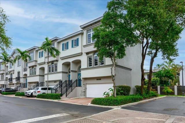 1802 Coral Heights Lane 1802, sold in Villas at Coral Heights, Oakland Park, FL