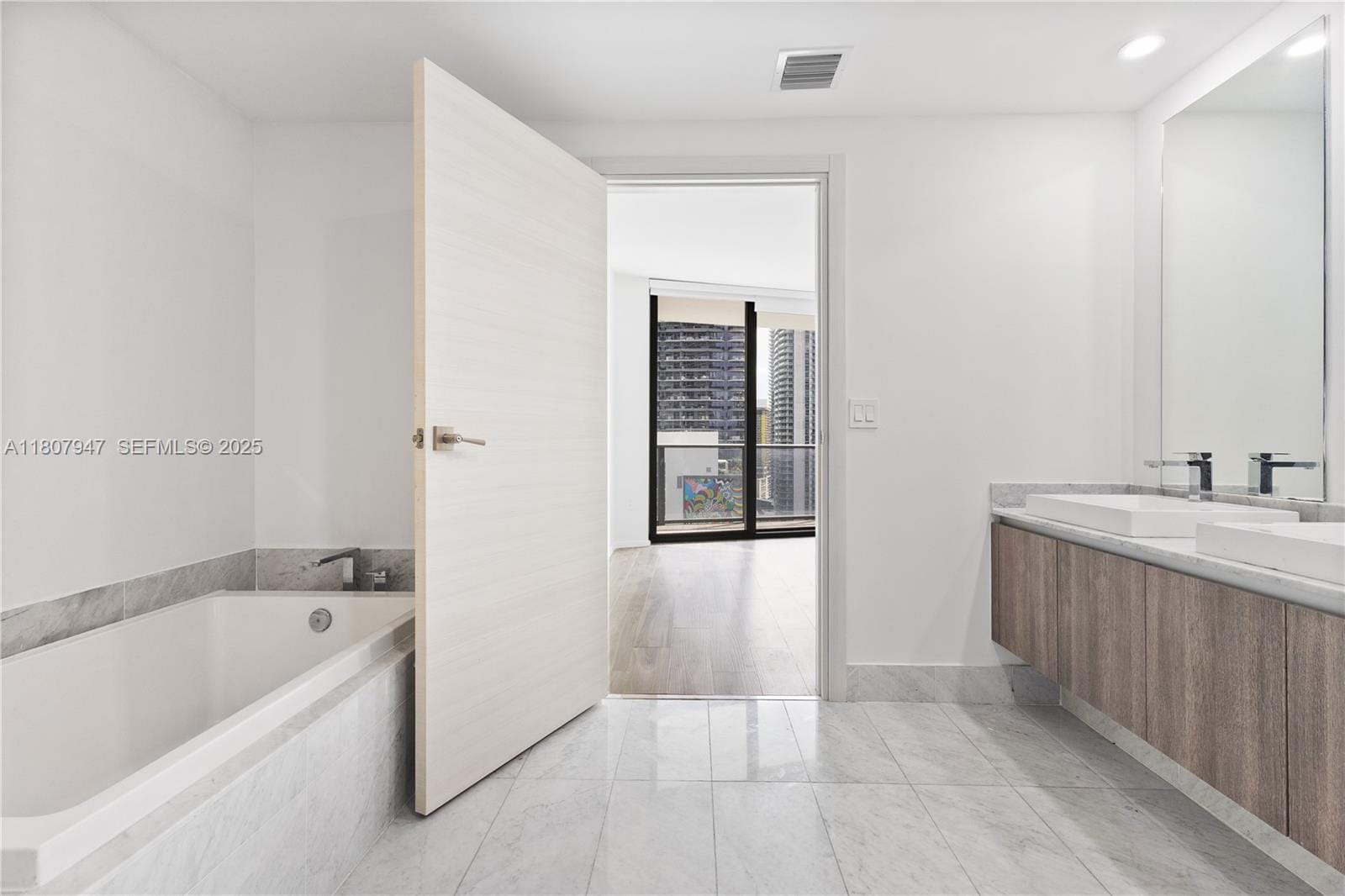 801 S Miami Avenue 2201, Miami, FL 33130 photo 26