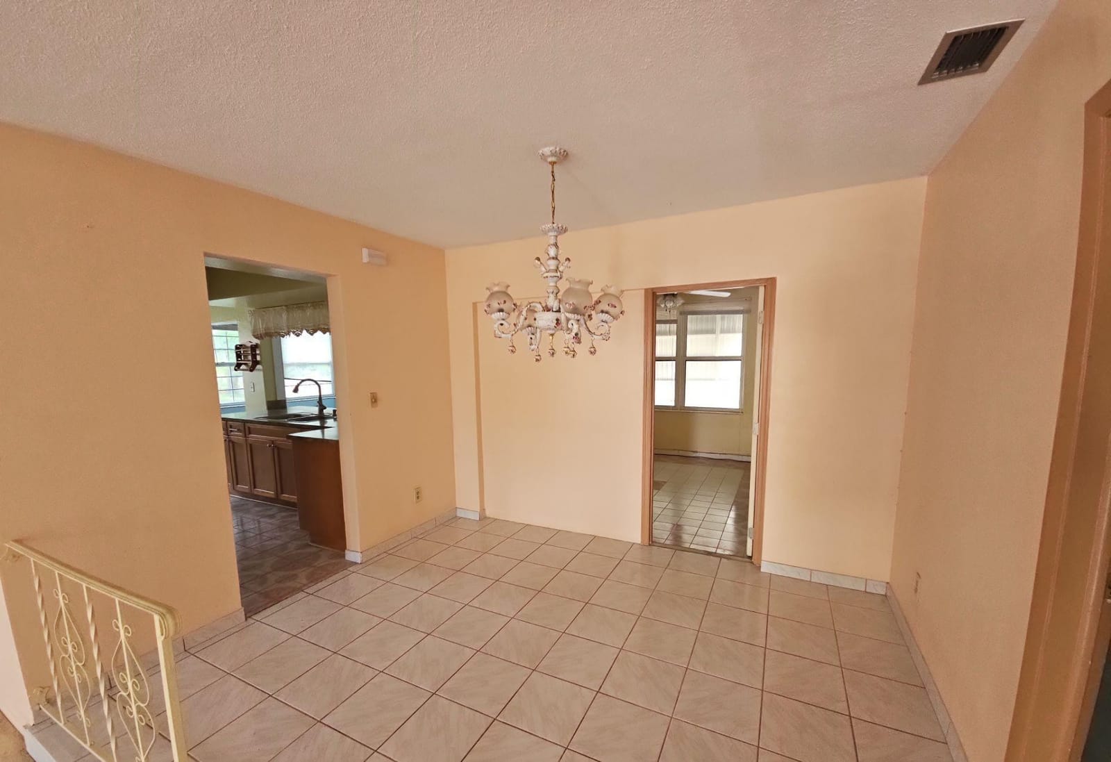 4290 NW 41st Terrace — photo 6