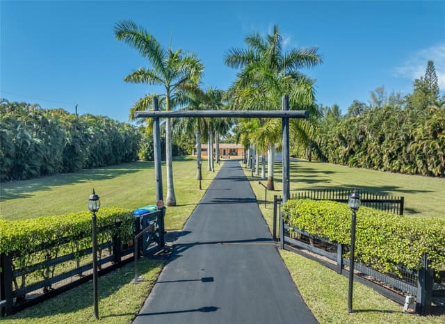 5161 Thoroughbred Lane, Southwest Ranches, FL 33330