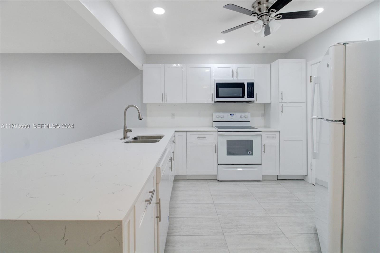 2251 NW 48th Terrace 208, Lauderhill, FL 33313