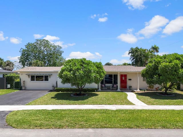 7815 W 16th Court, sold in Palm Springs Lakes 5th Ad, Hialeah, FL