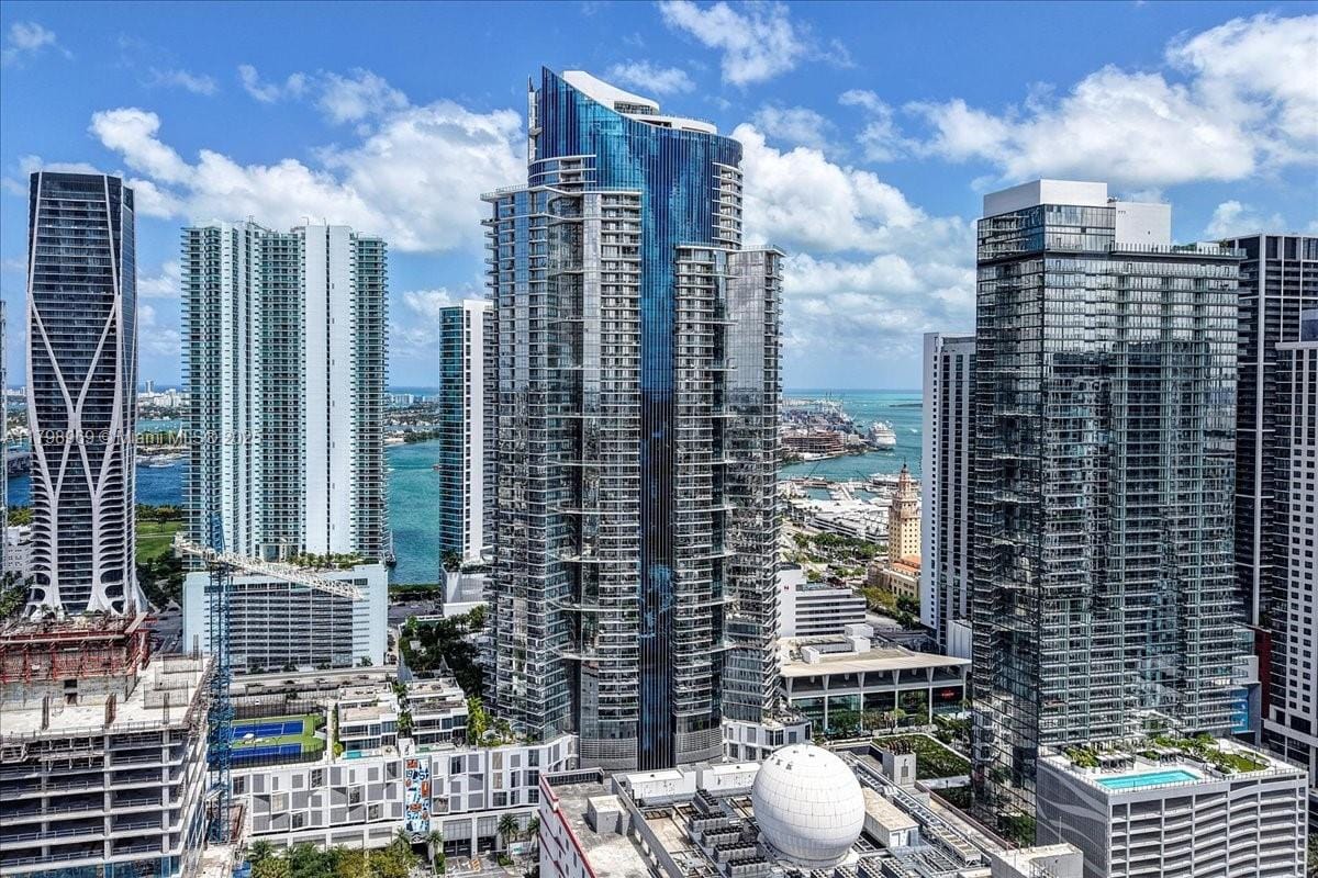 851 NE 1st Avenue 4011, Miami, FL 33132 photo 1