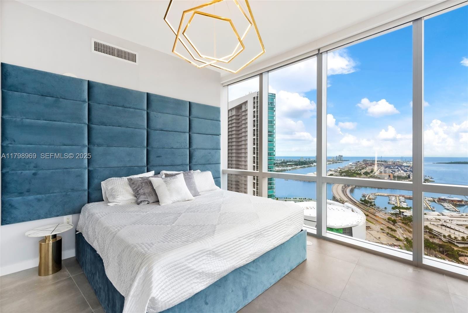 851 NE 1st Avenue 4011, Miami, FL 33132 photo 12