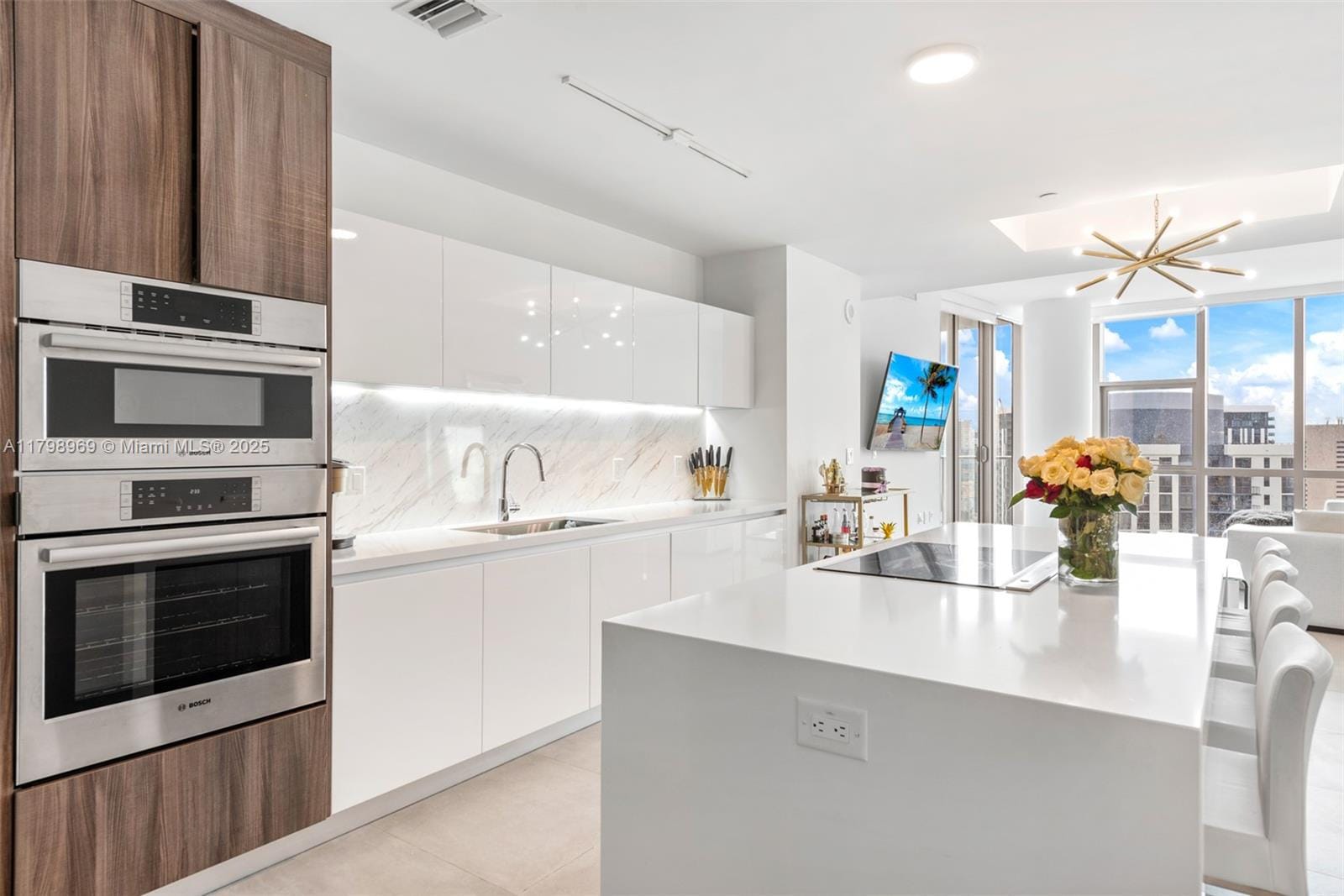 851 NE 1st Avenue 4011, Miami, FL 33132 photo 4