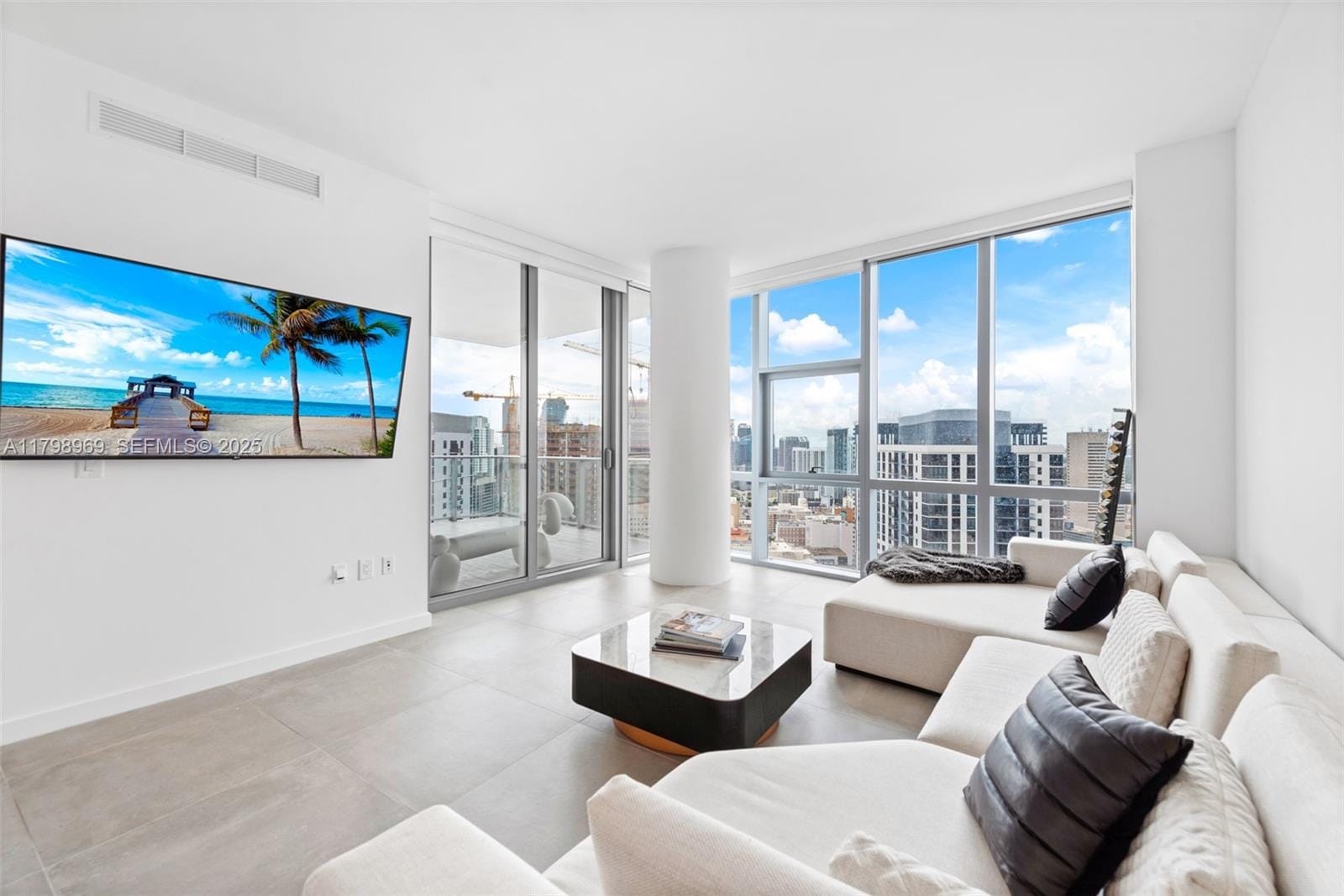 851 NE 1st Avenue 4011, Miami, FL 33132 photo 7