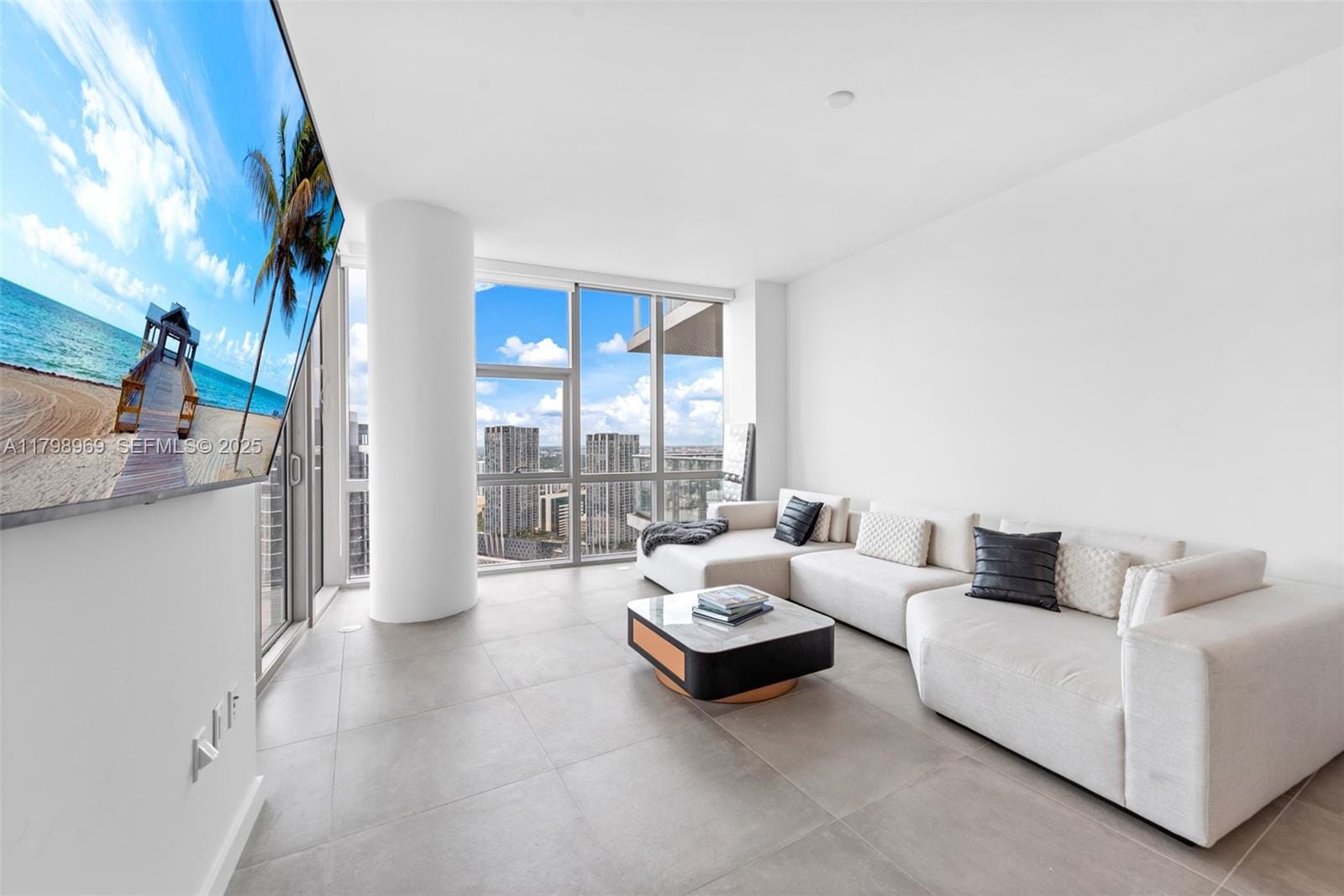 851 NE 1st Avenue 4011, Miami, FL 33132 photo 8