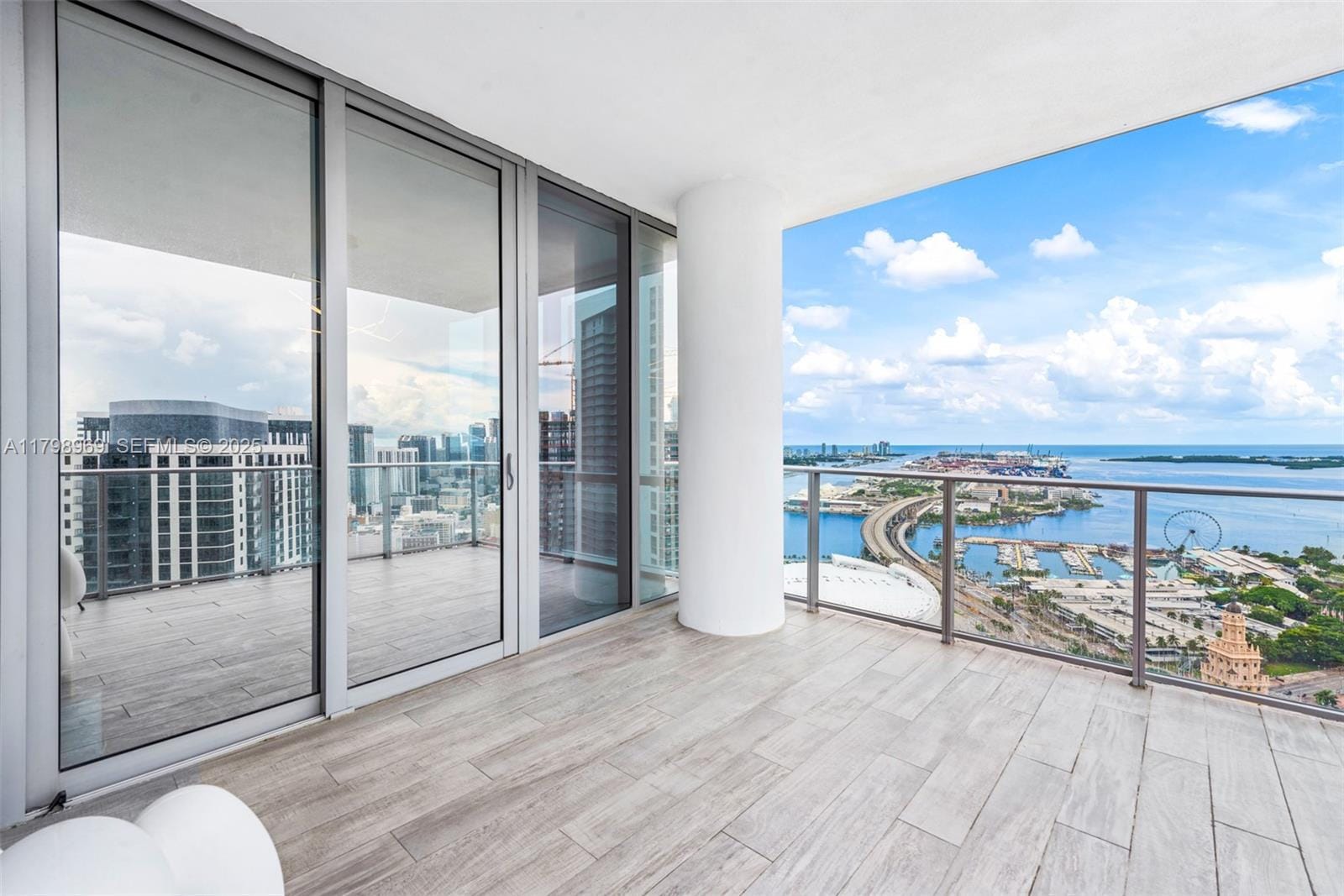 851 NE 1st Avenue 4011, Miami, FL 33132 photo 9