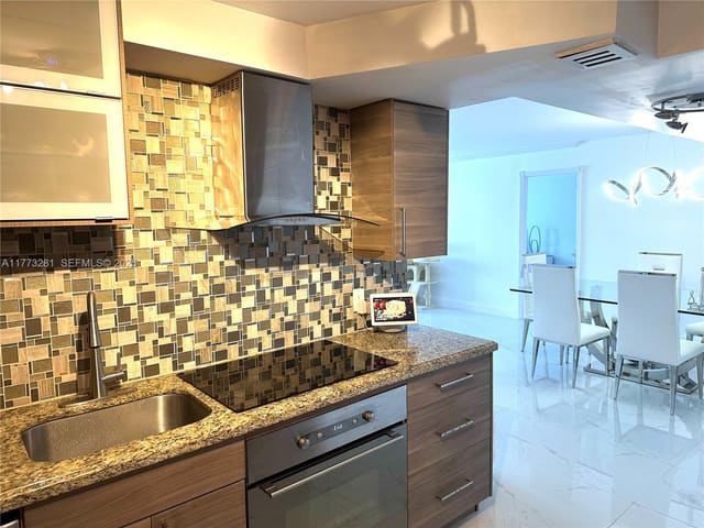 427 Golden Isles Drive 5G, Golden Horn South, Hallandale Beach, FL