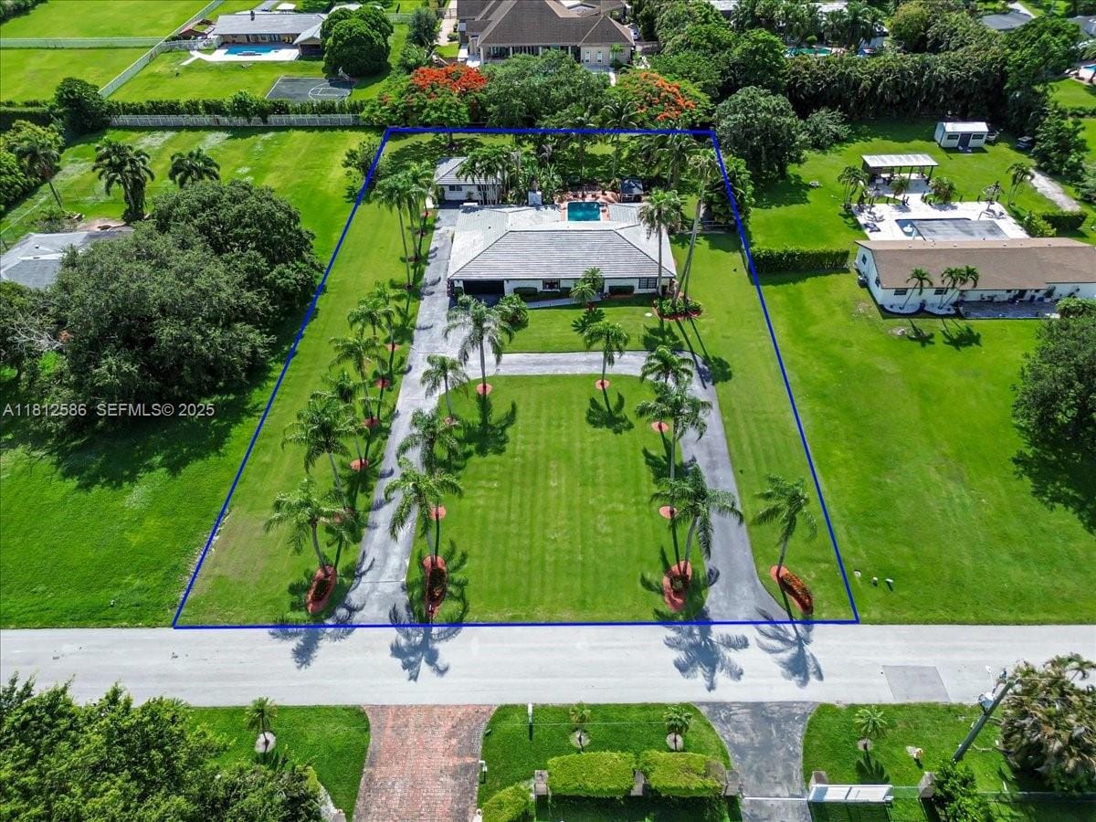 3030 SW 117th Avenue, Davie, FL 33330 photo 2