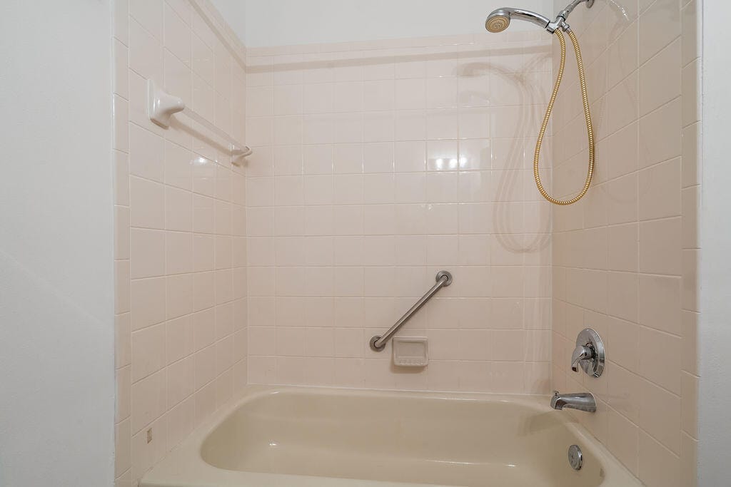 152 Village Boulevard G, Tequesta, FL 33469 photo 25