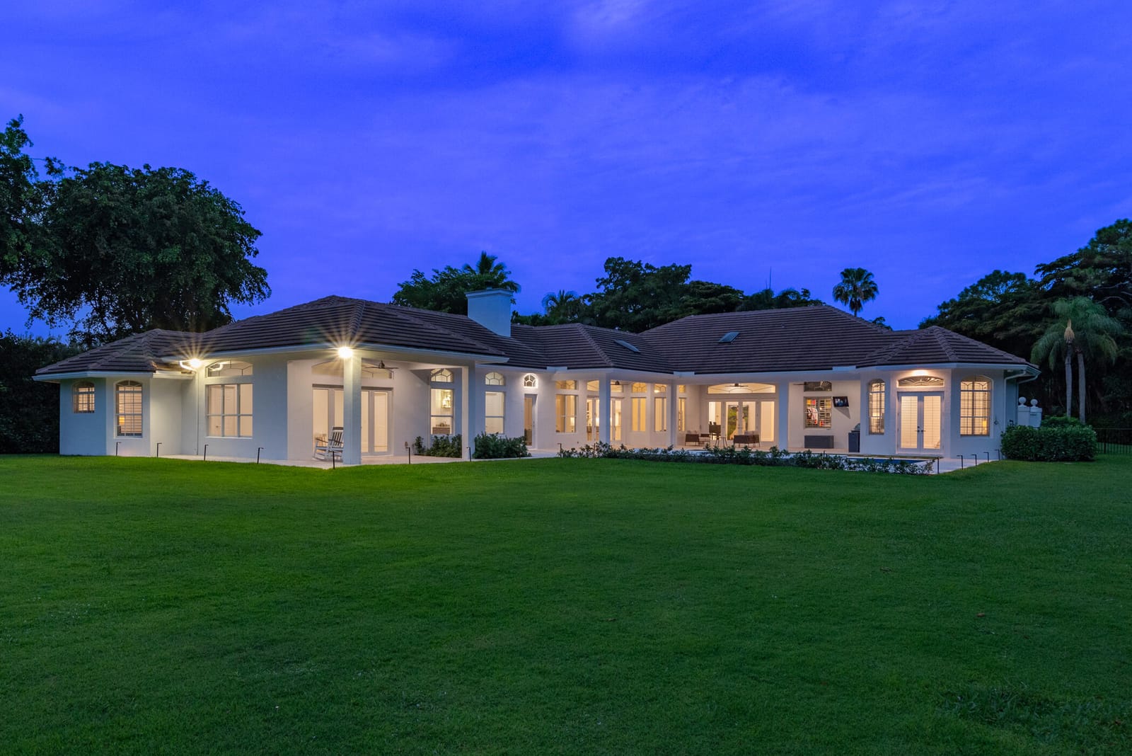 8246 Man O War Road, Palm Beach Gardens, FL 33418 photo 2