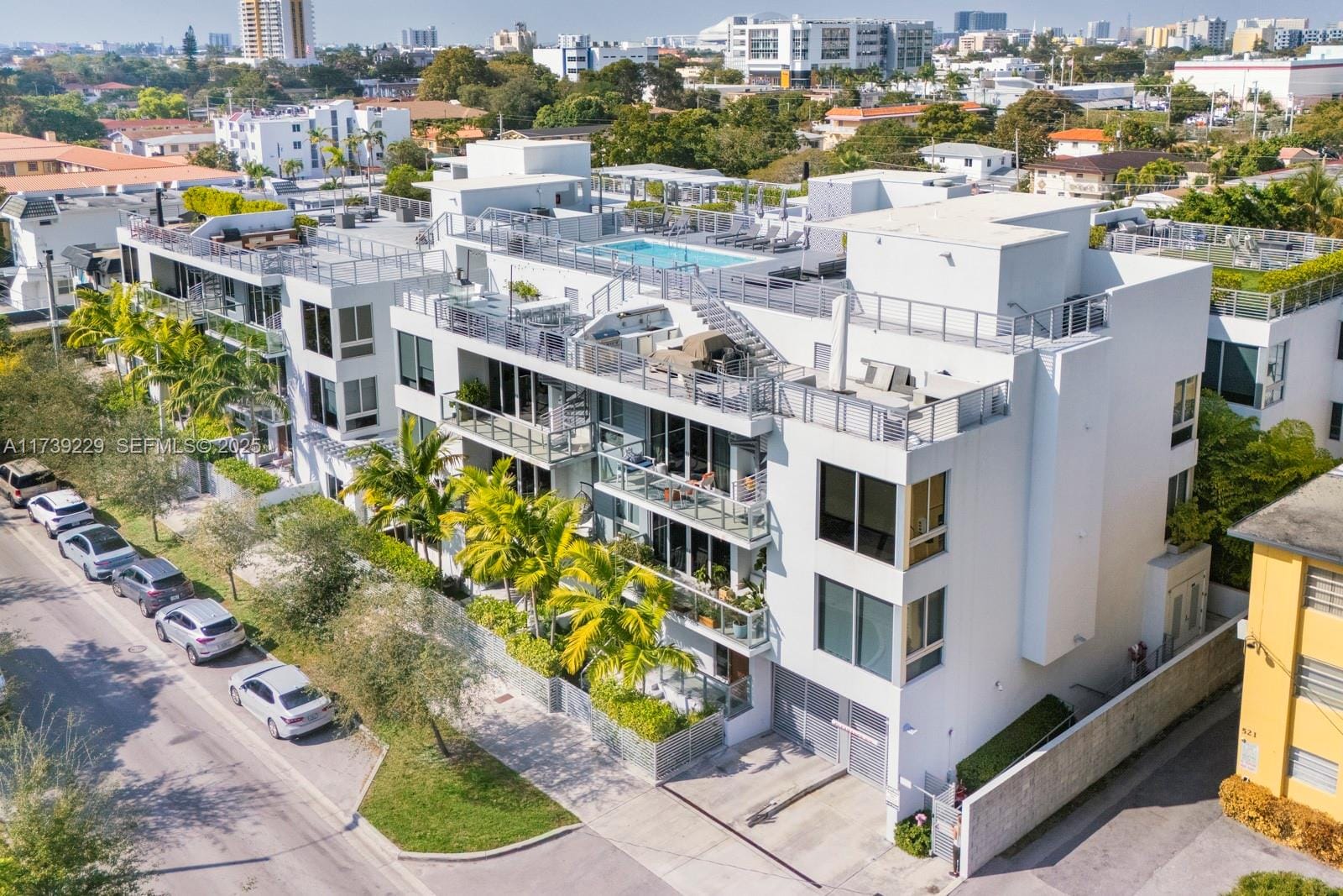 545 SW 11th Street 307, Miami, FL 33129 photo 2