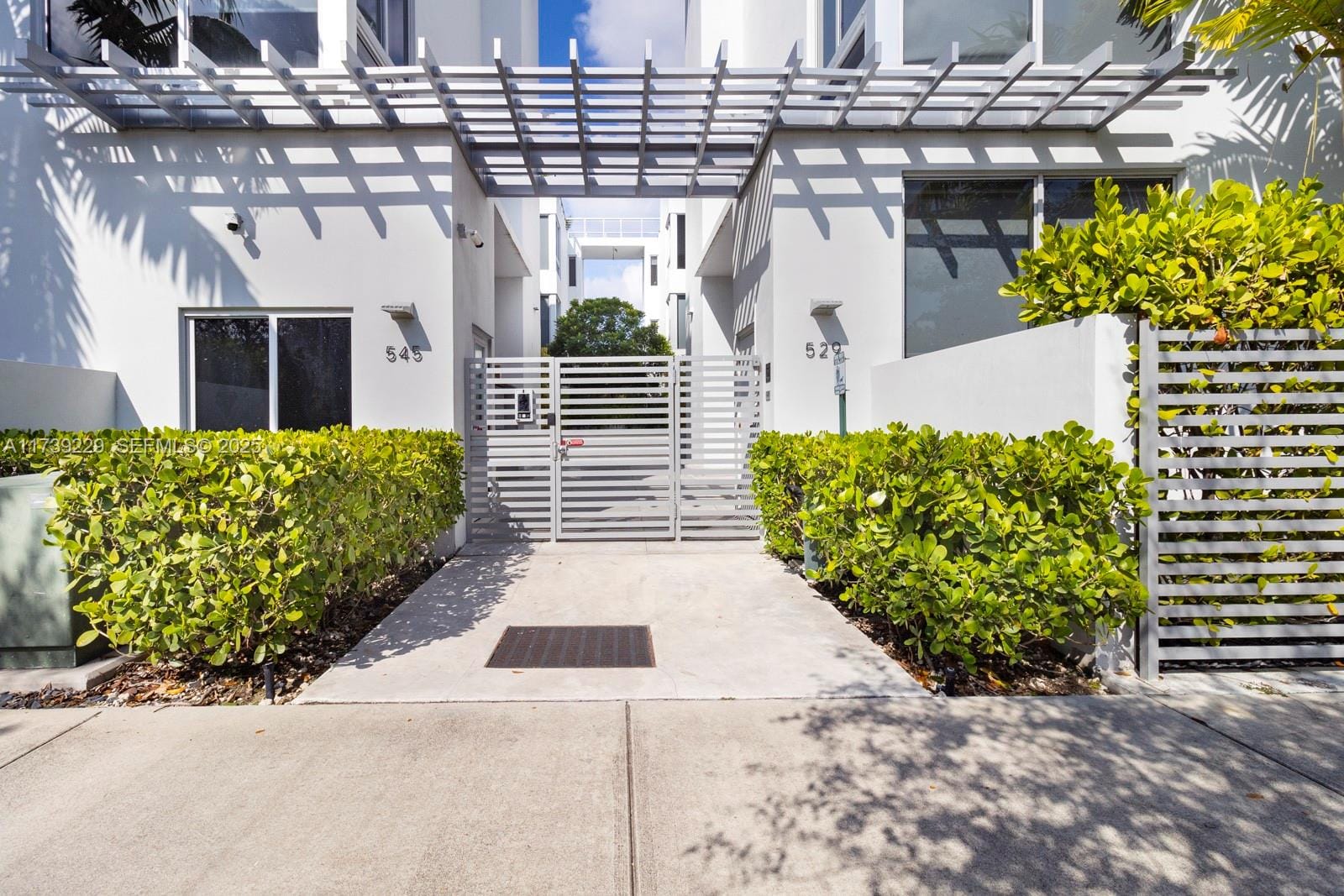 545 SW 11th Street 307, Miami, FL 33129 photo 4