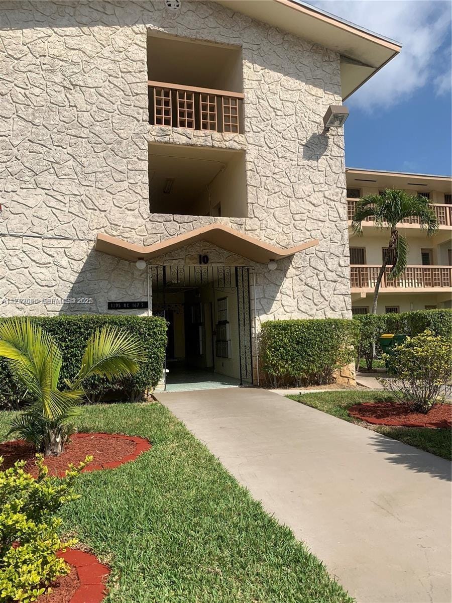 1395 NE 167th Street 209, Miami, FL 33162 photo 12