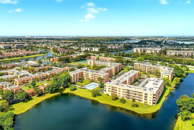 8897 Fontainebleau Boulevard 307, sold in Pineside Condo No 1, Miami, FL