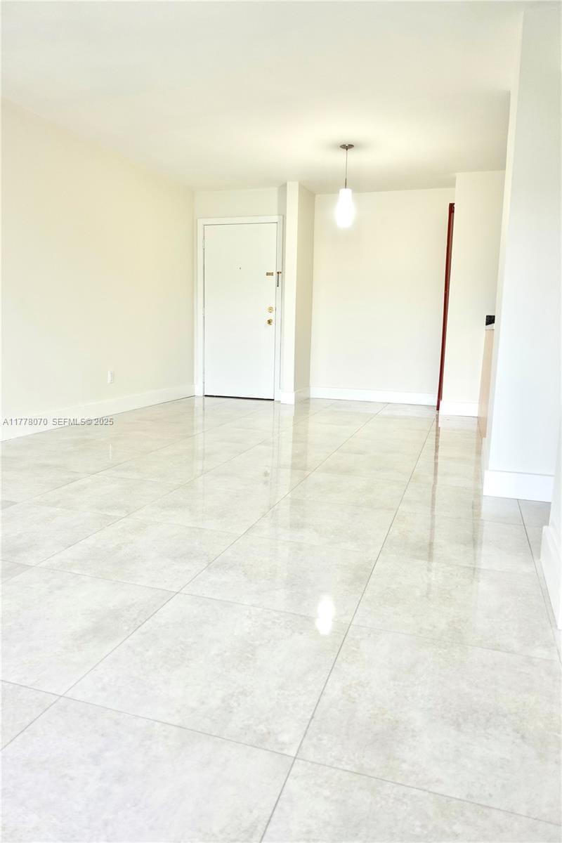 8897 Fontainebleau Boulevard 307, Miami, FL 33172 photo 14