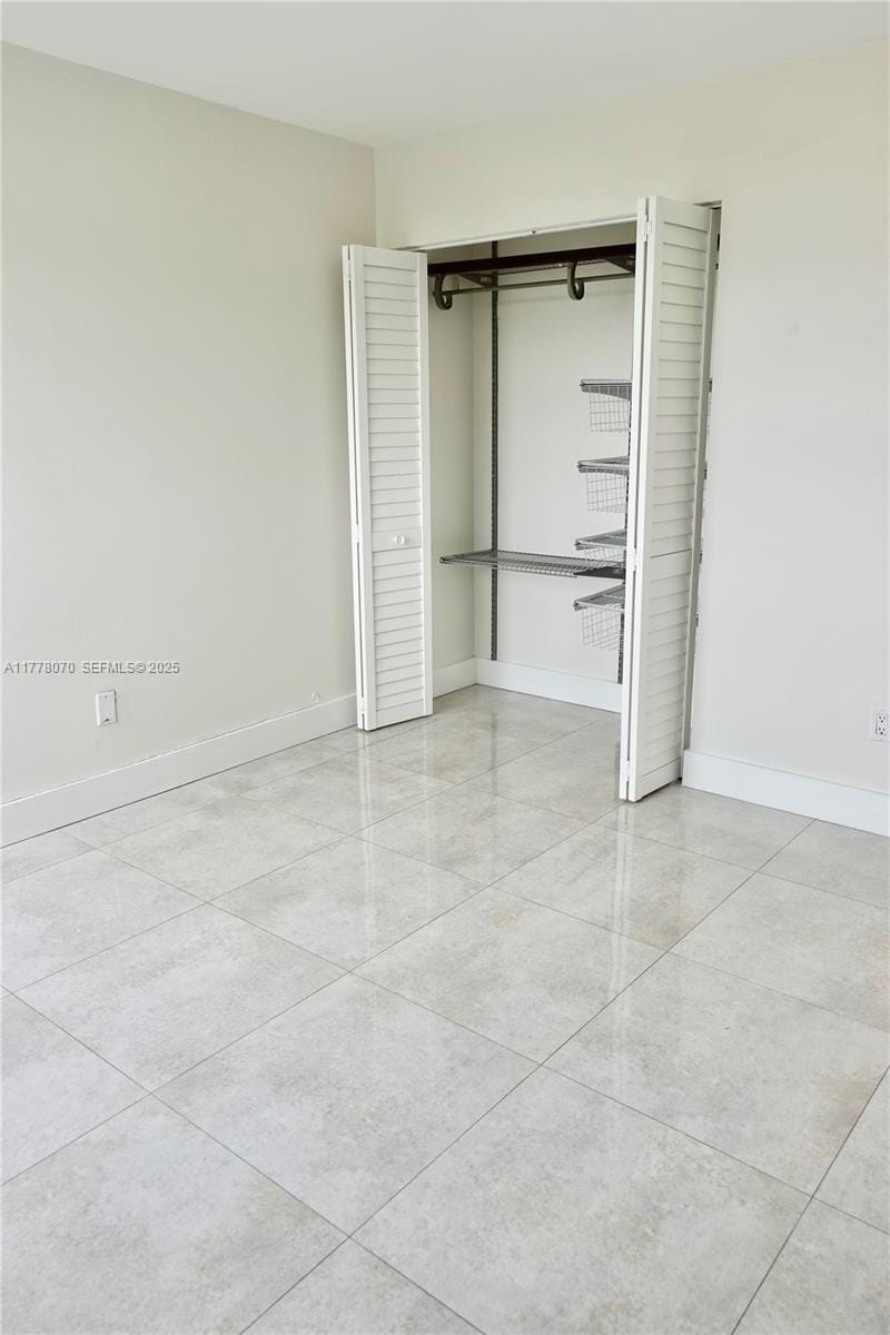 8897 Fontainebleau Boulevard 307, Miami, FL 33172 photo 18