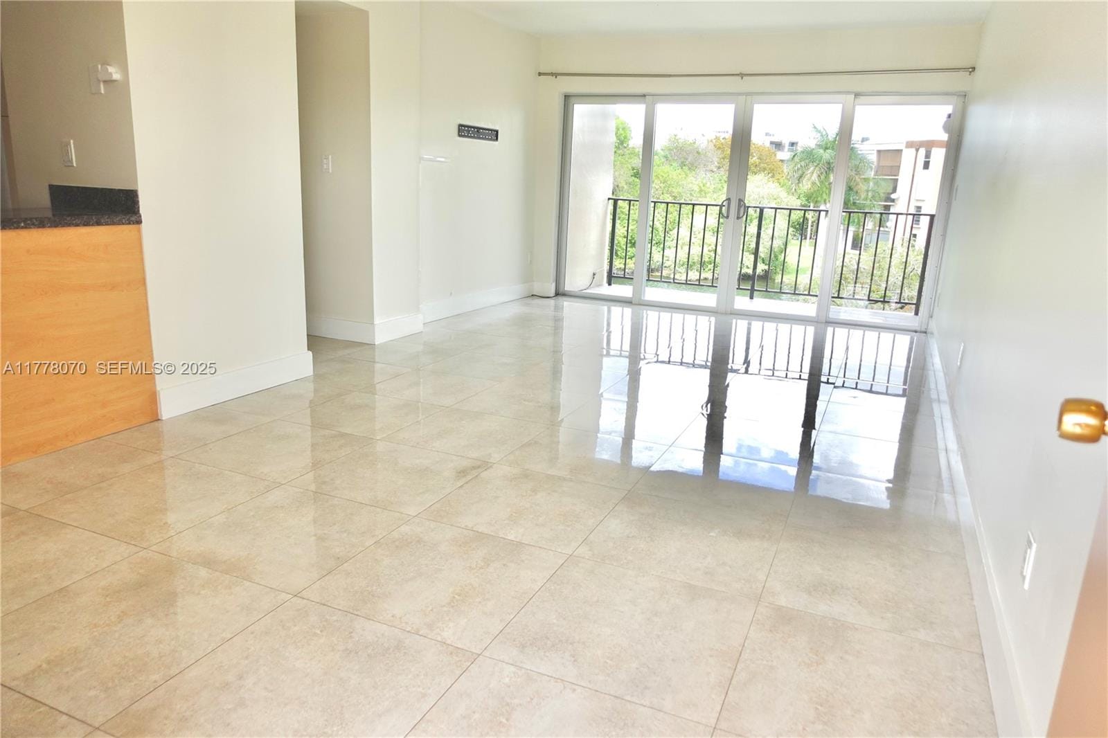 8897 Fontainebleau Boulevard 307 — photo 3