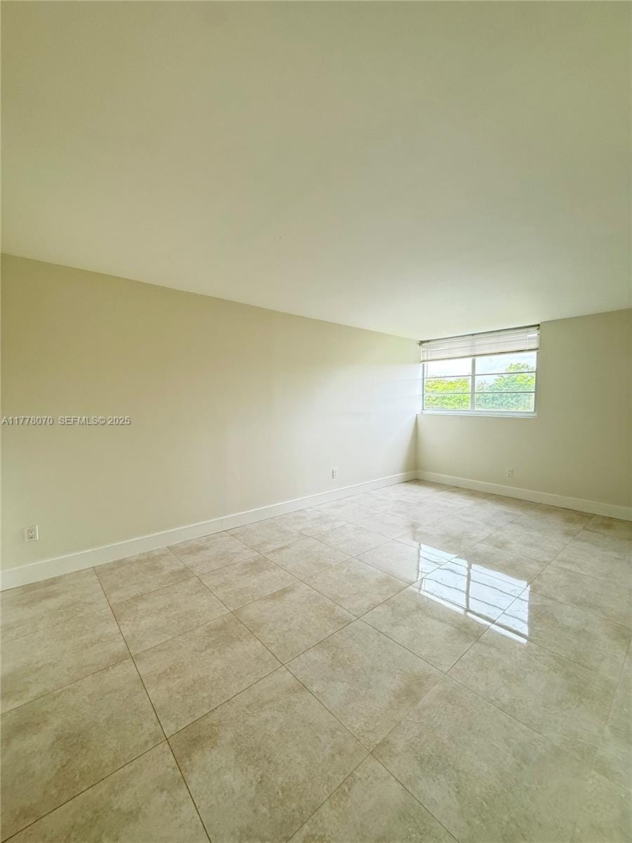 8897 Fontainebleau Boulevard 307, Miami, FL 33172 photo 27