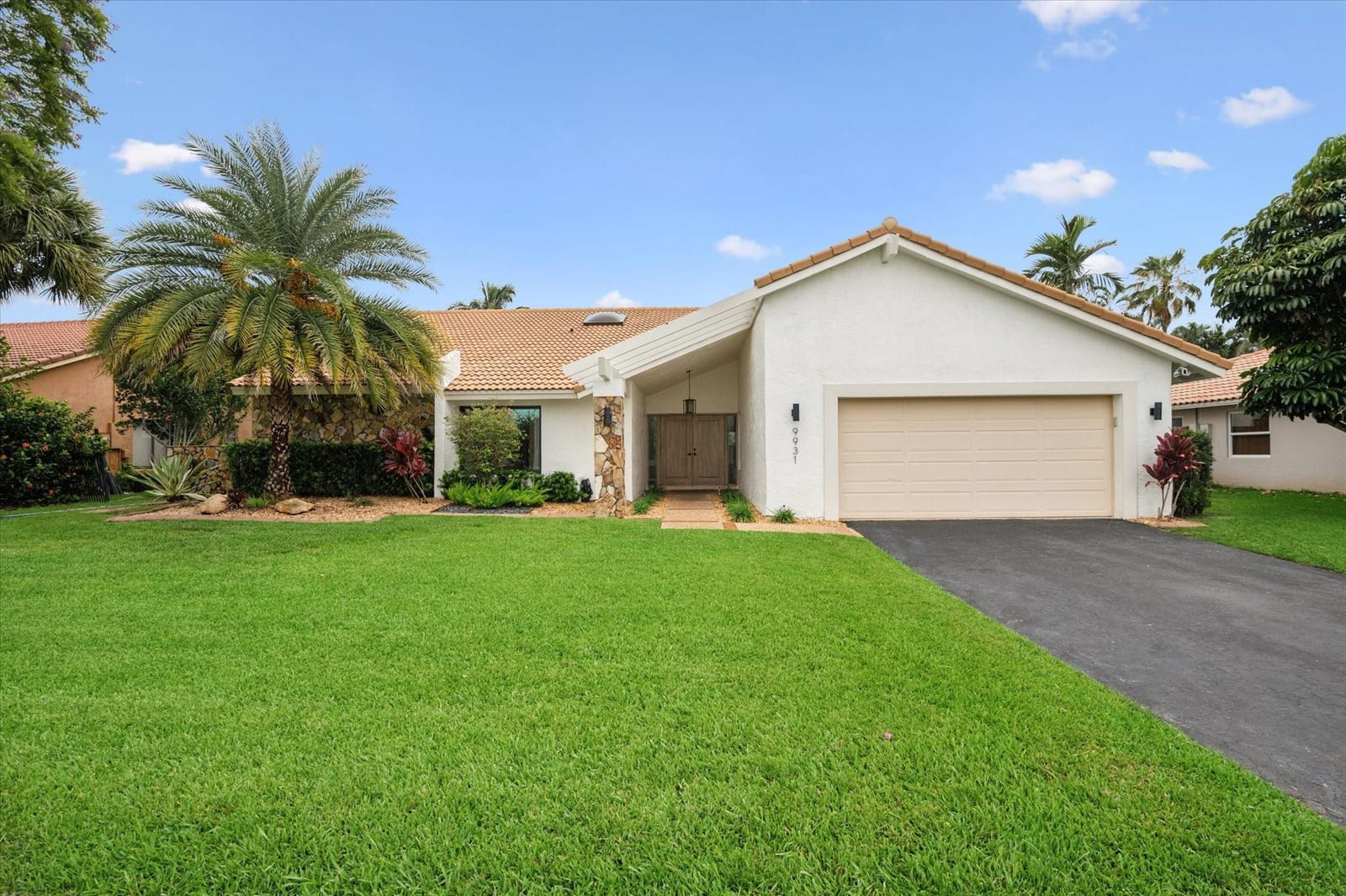 9931 NW 11th Street, Plantation, FL 33322