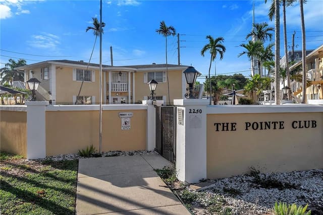 2230 NE 56th Place 208, Fort Lauderdale, FL 33308