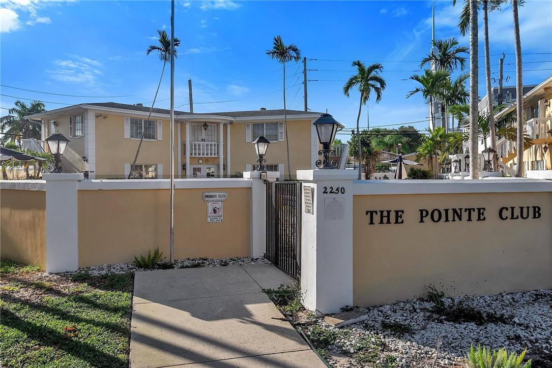 2230 NE 56th Place 208