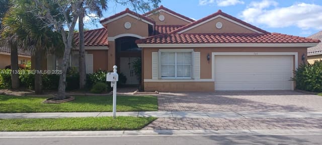 760 SW 190th Avenue, Pembroke Pines, FL 33029