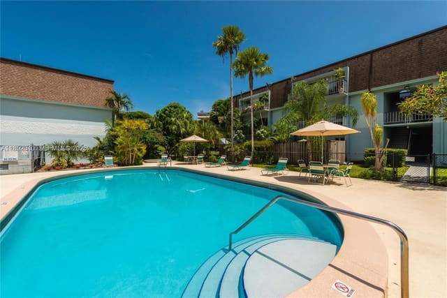 9631 SW 77th Avenue 303C, sold in Woodside In Kendall Condo, Miami, FL