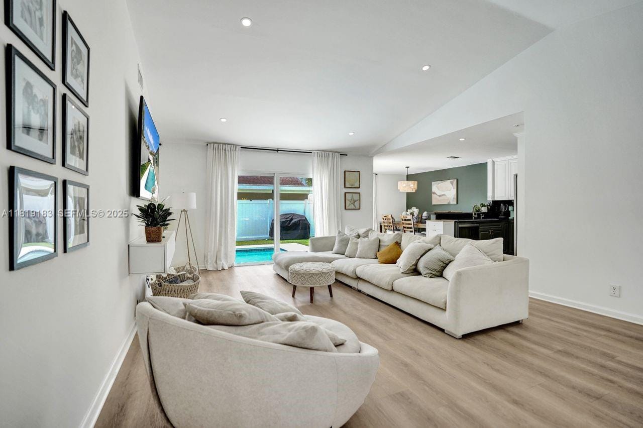 18998 Cloud Lake Circle, Boca Raton, FL 33496