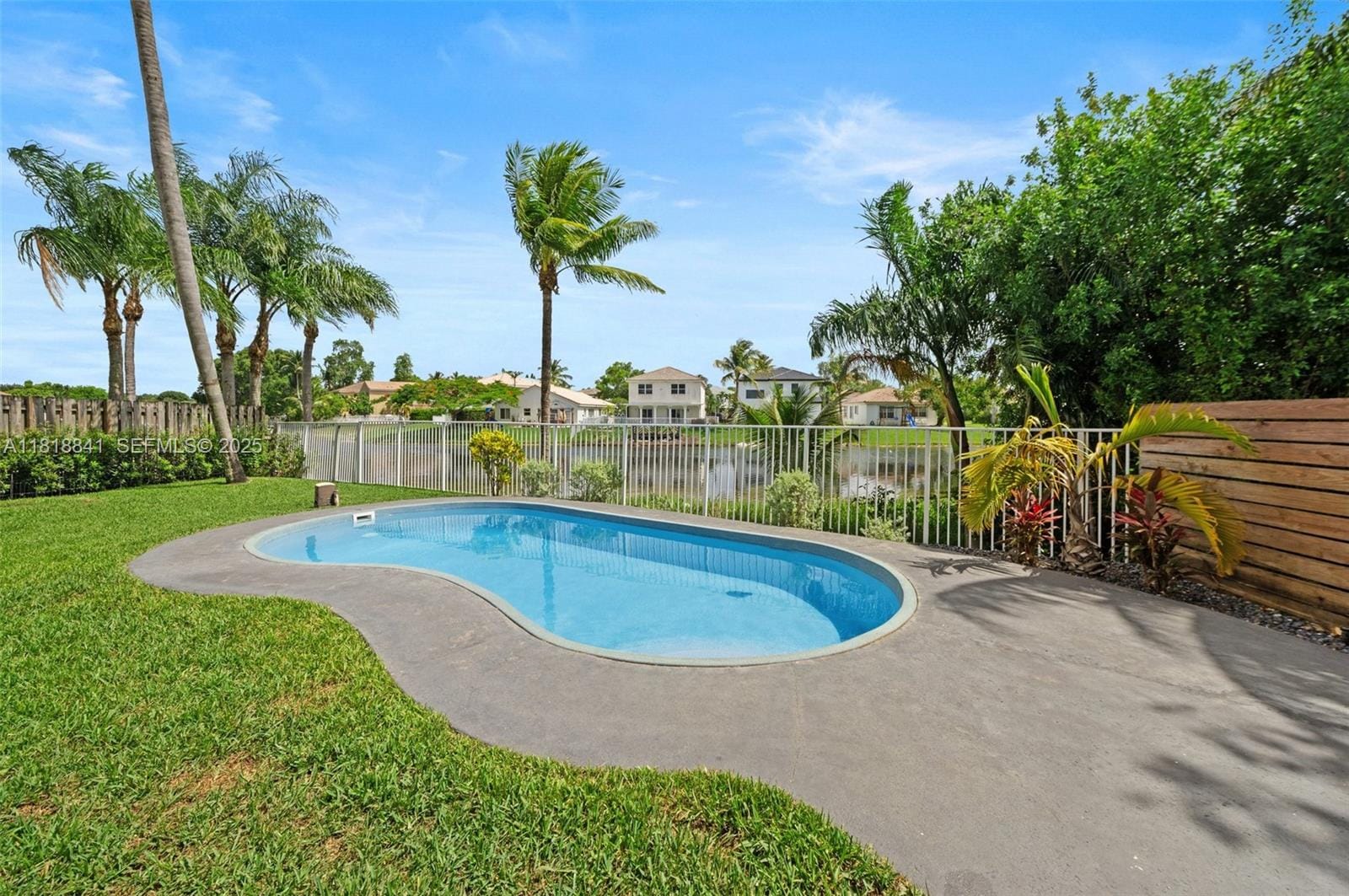 10596 SW 12th Manor, Pembroke Pines, FL 33025