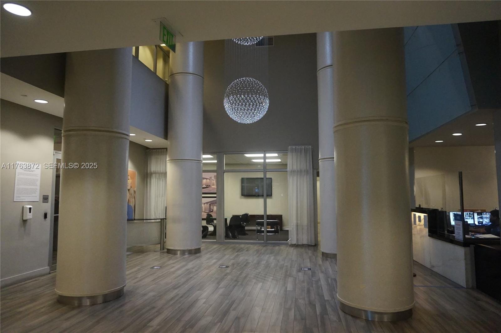 1750 N Bayshore Drive 2215 — photo 2