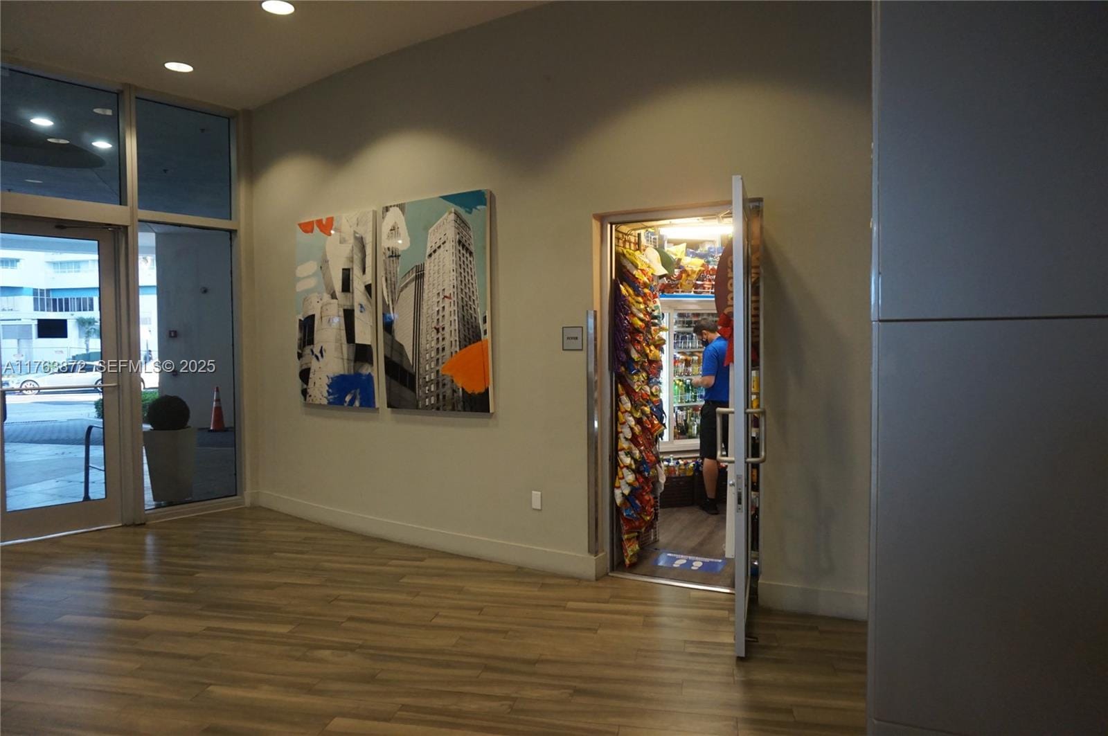 1750 N Bayshore Drive 2215 — photo 4