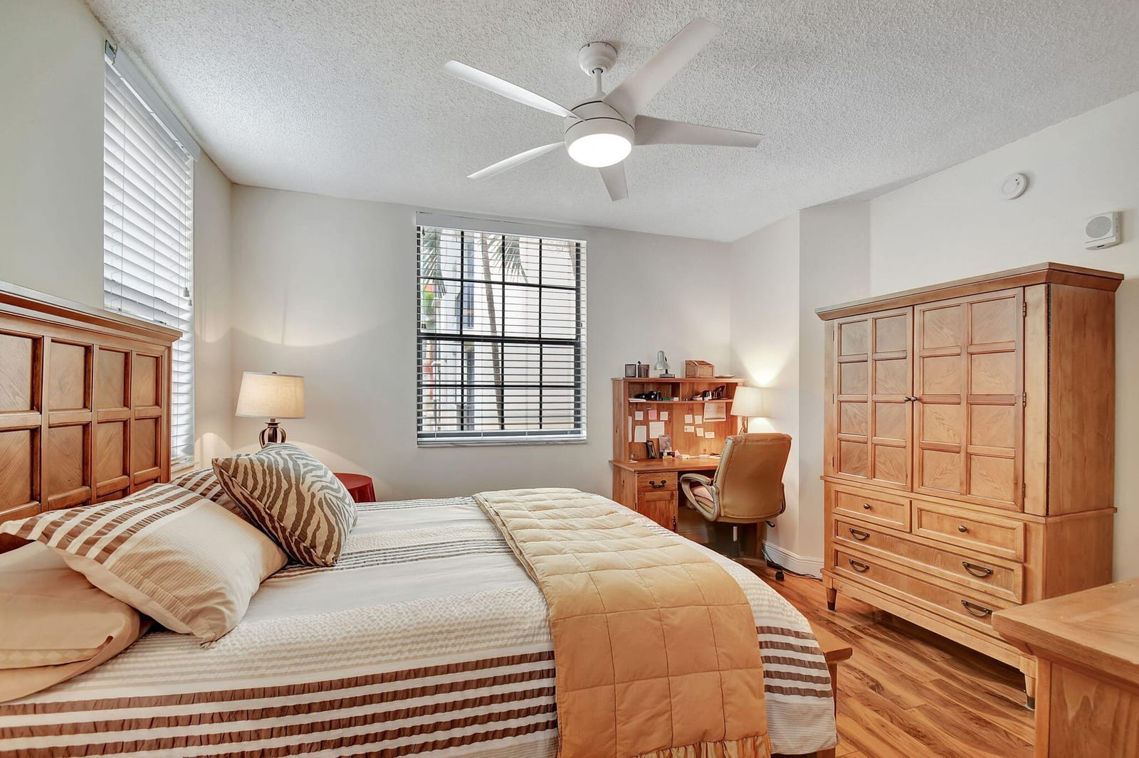 630 S Sapodilla Avenue 216, West Palm Beach, FL 33401 photo 12