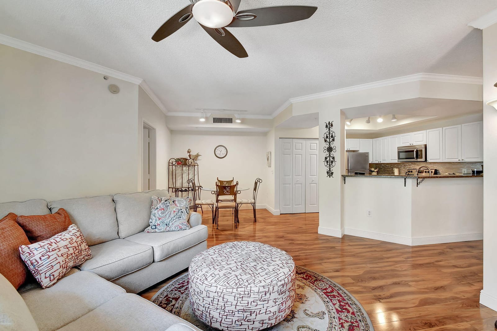630 S Sapodilla Avenue 216, West Palm Beach, FL 33401 photo 4