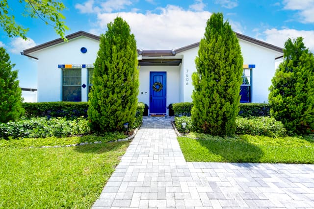 7606 S Olive Avenue, sold in Seville, West Palm Beach, FL
