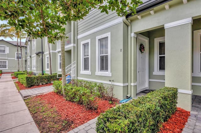 2934 SE 1st Drive 8, Homestead, FL 33033