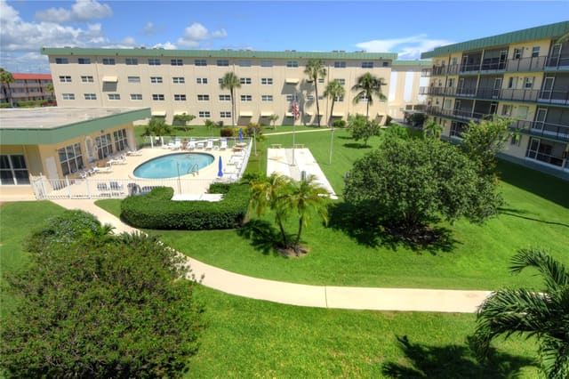 804 SE 7 Street 404, sold in Hampton Gardens 2 Condo, Deerfield Beach, FL