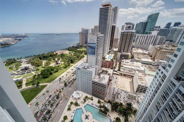 244 Biscayne Boulevard 3007, Miami, FL 33132