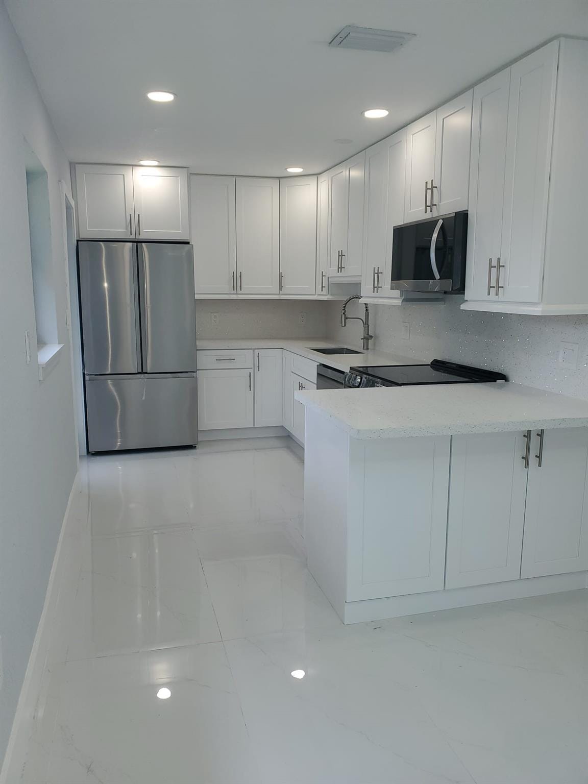 440 NE 174th Street, North Miami Beach, FL 33162 photo 4