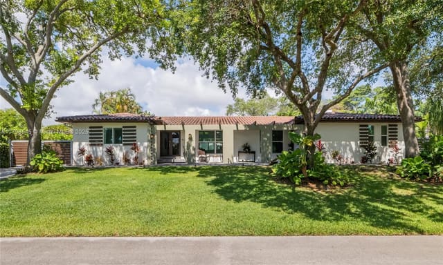 17514 SW 82nd Court, sold in Old Cutler Shores, Palmetto Bay, FL
