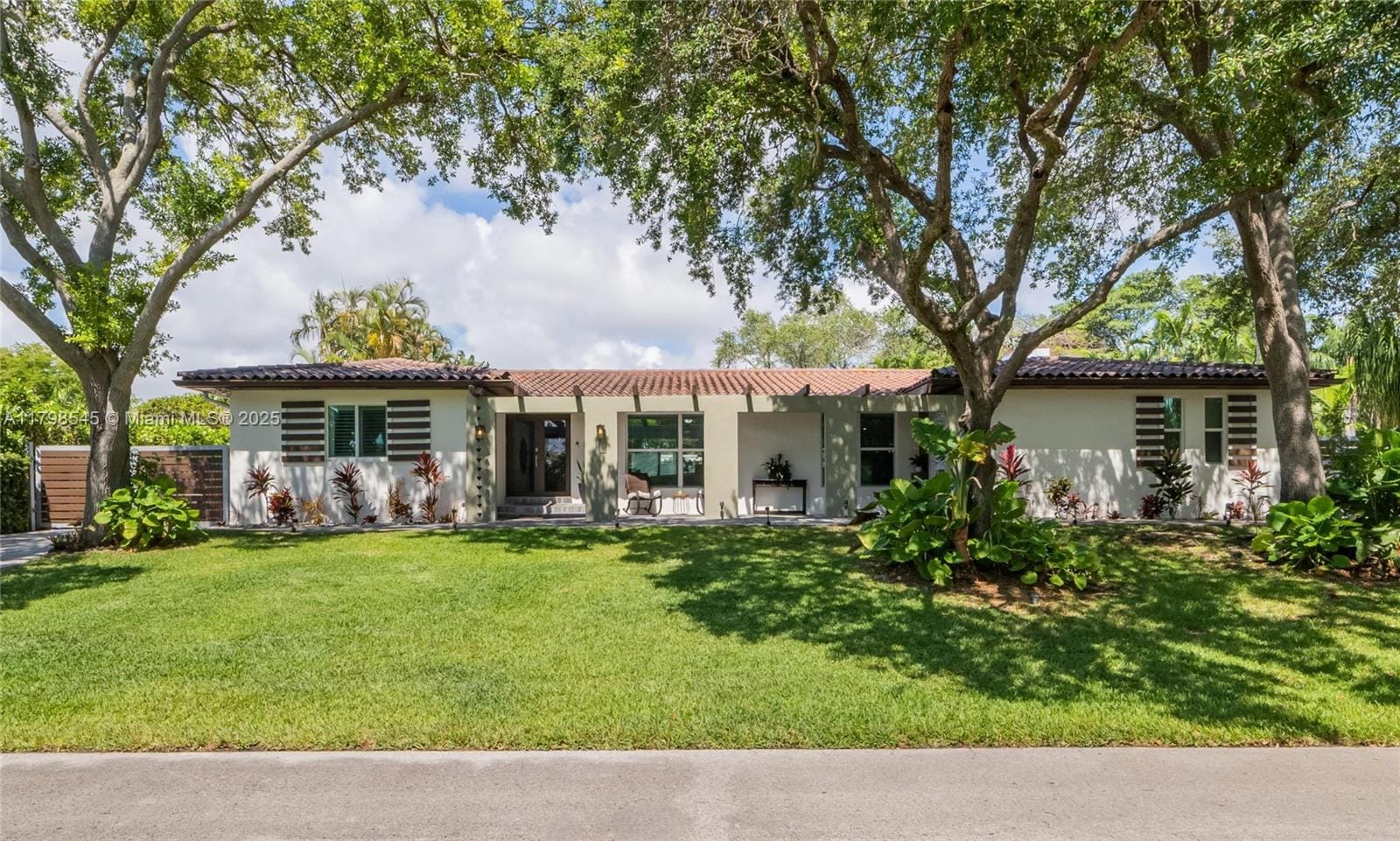 17514 SW 82nd Court, Palmetto Bay, FL 33157 photo 1