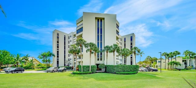 6372 La Costa Drive 306, sold in La Costa Del Mar Condo, Boca Raton, FL